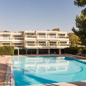 Aparthotel Pierre & La Corniche D'or